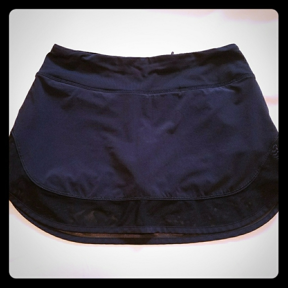 Lululemon black skirt